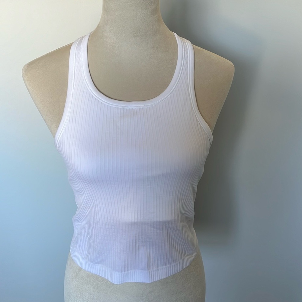 Lululemon Ebb to Street Crop Tank White sz 8